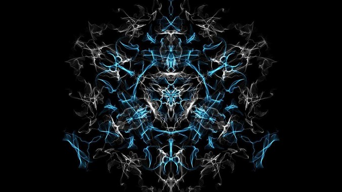 请问照片里这个人是谁呀?